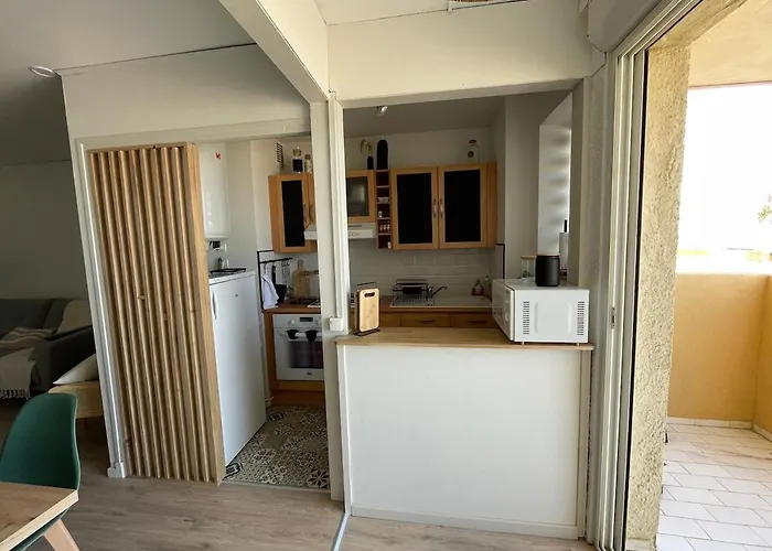 アパート T3 Face A La カネ